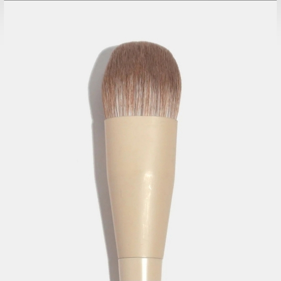 Foundation Buffing Brush BNIB - Picture 1 of 3